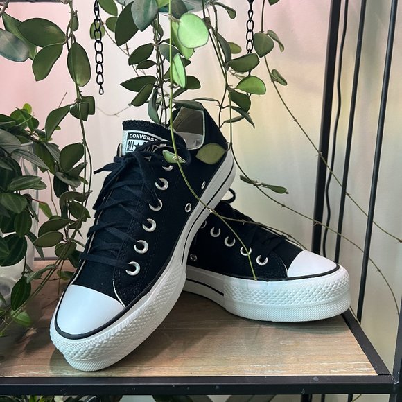 Canvas Platform Converse Low Top Black Nearly New Converse Chuck